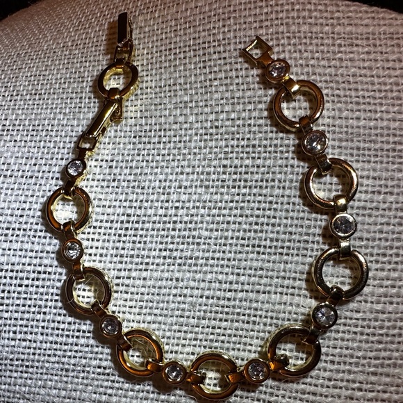 Avon Circle Chain Link Bracelet With  Rhinestones - Picture 3 of 7